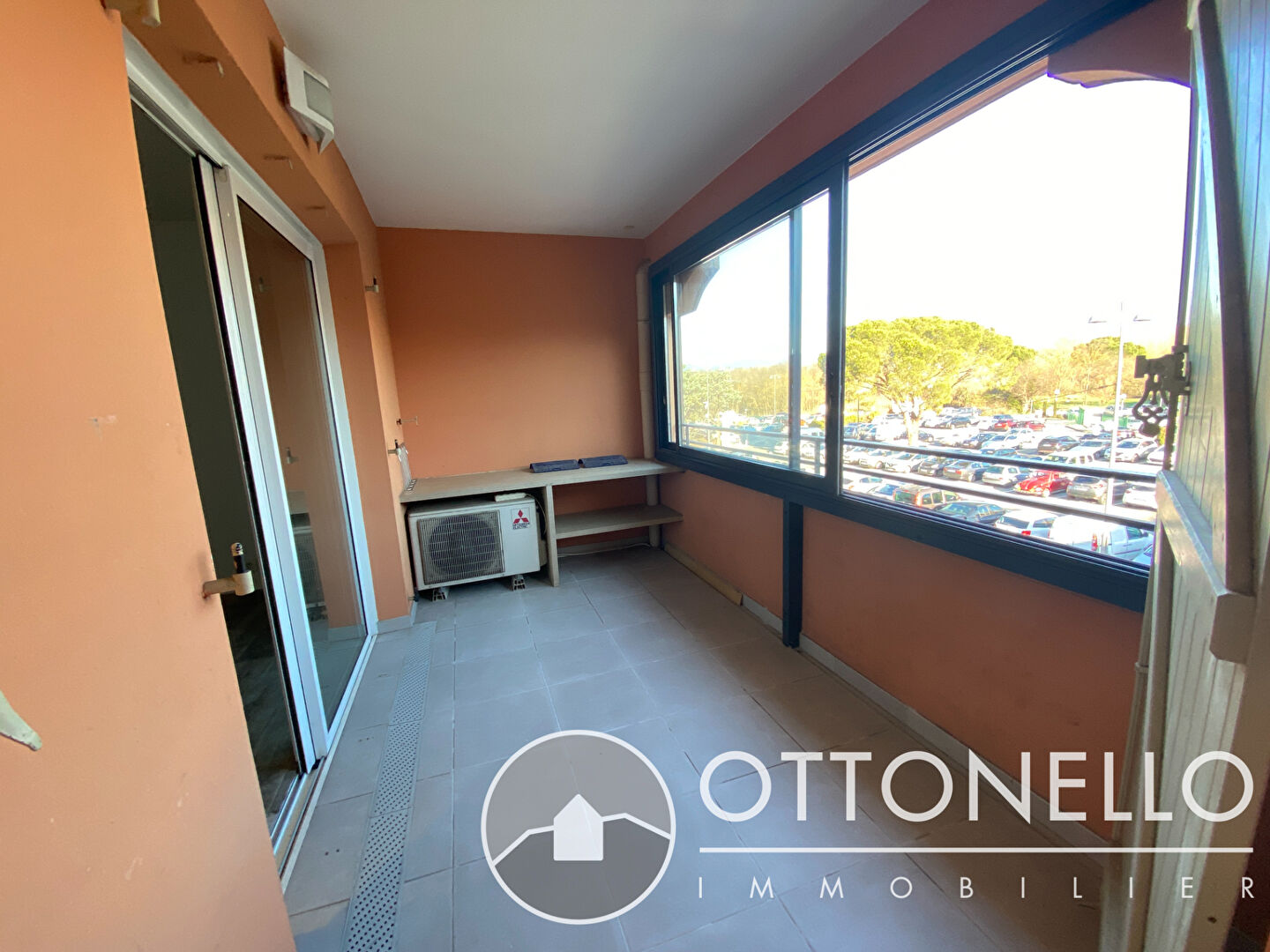 Appartement - ROQUEBRUNE SUR ARGENS