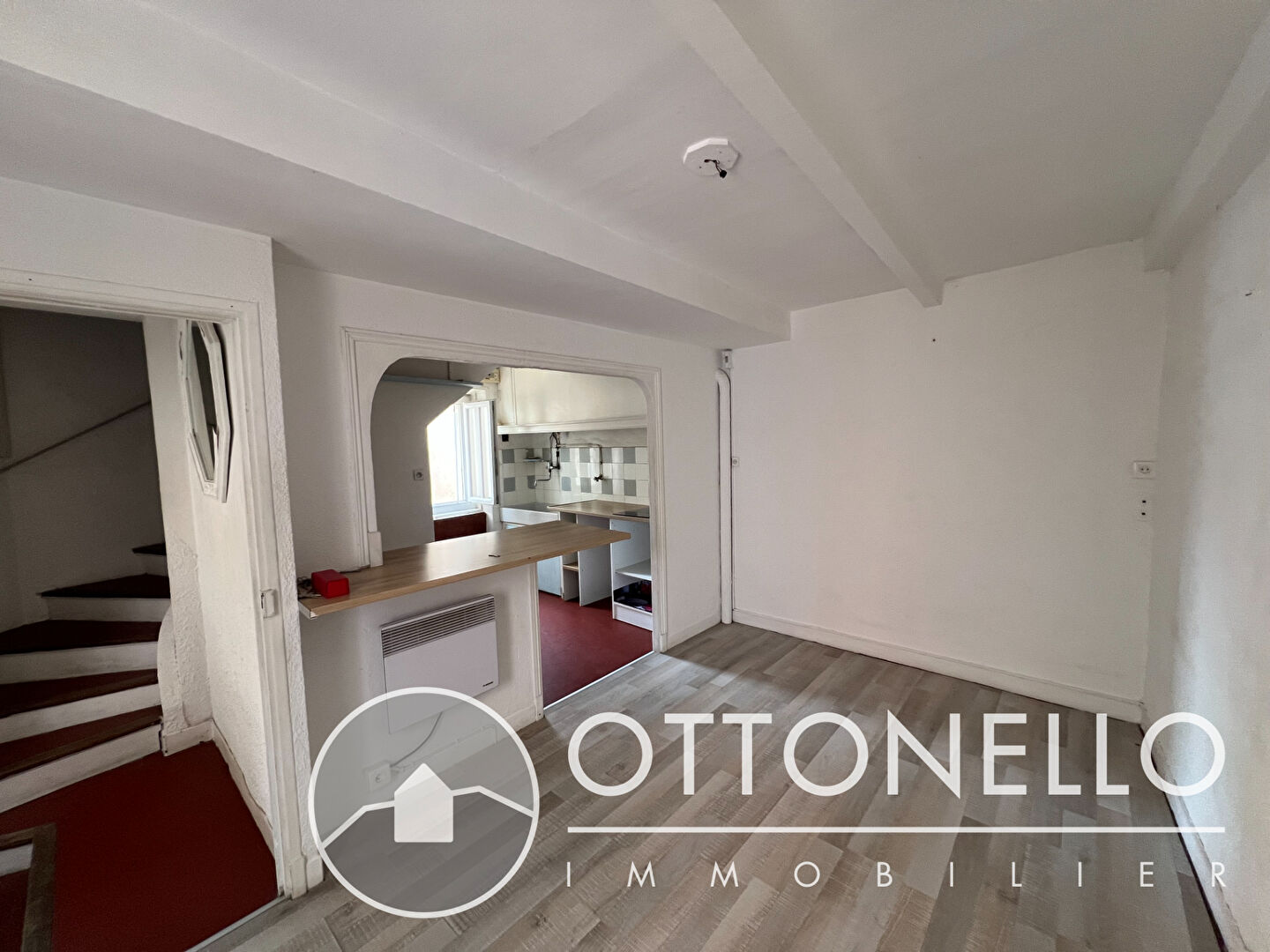 Maison-Villa - ROQUEBRUNE SUR ARGENS