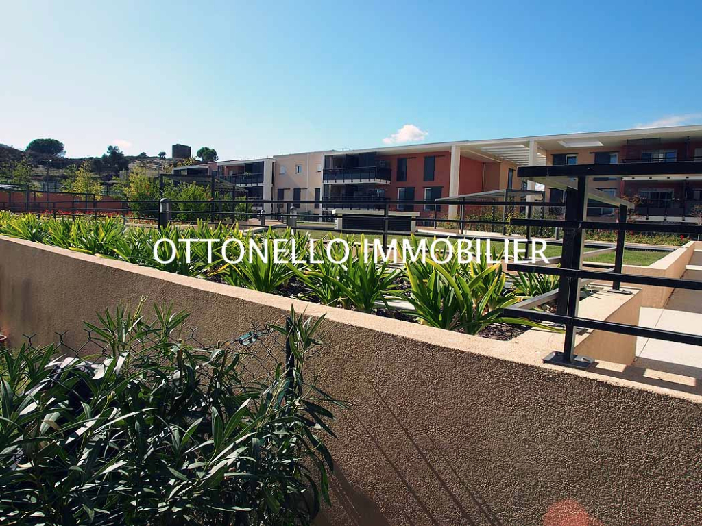 Appartement - ROQUEBRUNE SUR ARGENS