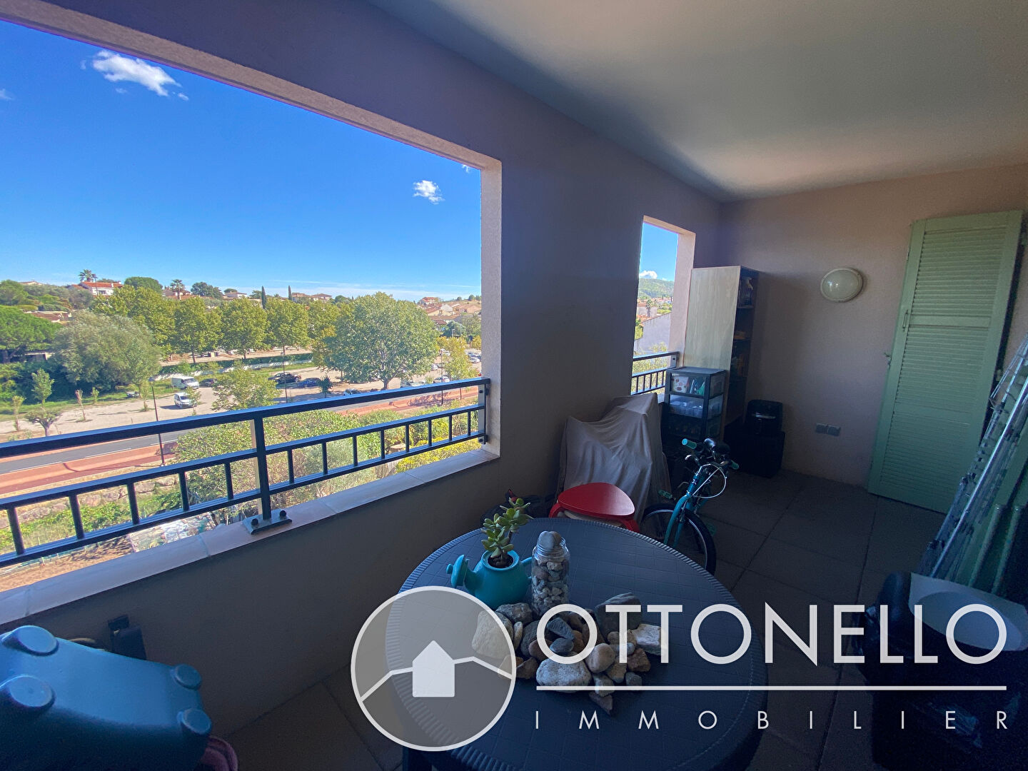 Appartement - ROQUEBRUNE SUR ARGENS