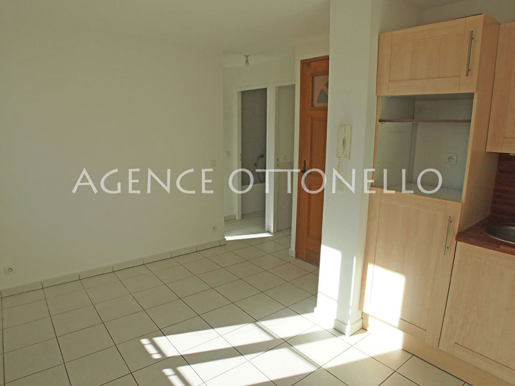 Appartement - ROQUEBRUNE SUR ARGENS