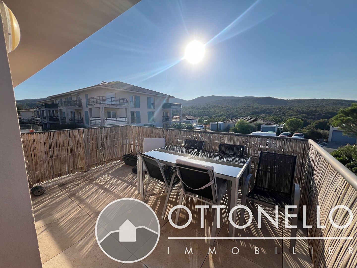Appartement - ROQUEBRUNE SUR ARGENS