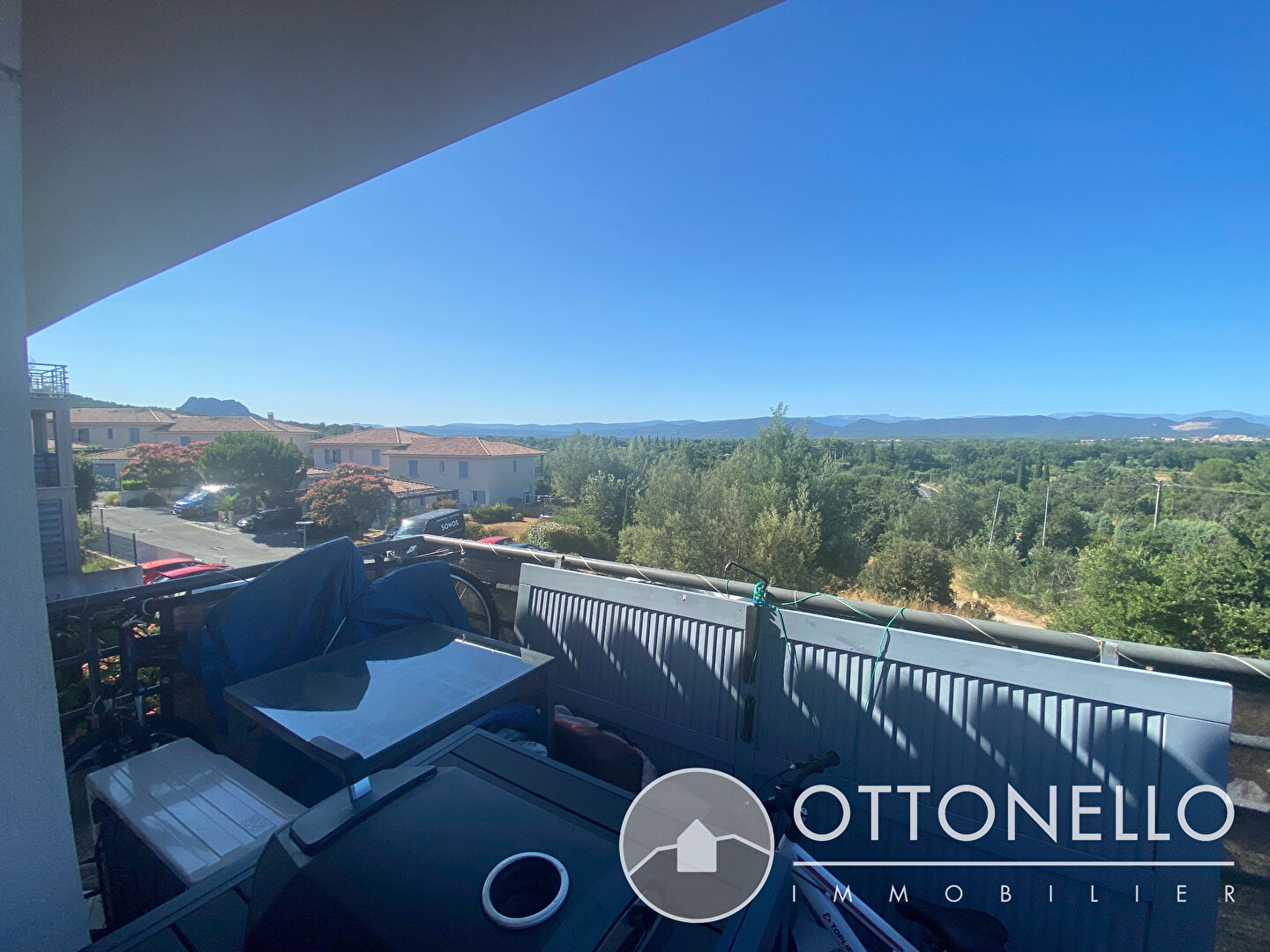 Appartement - ROQUEBRUNE SUR ARGENS