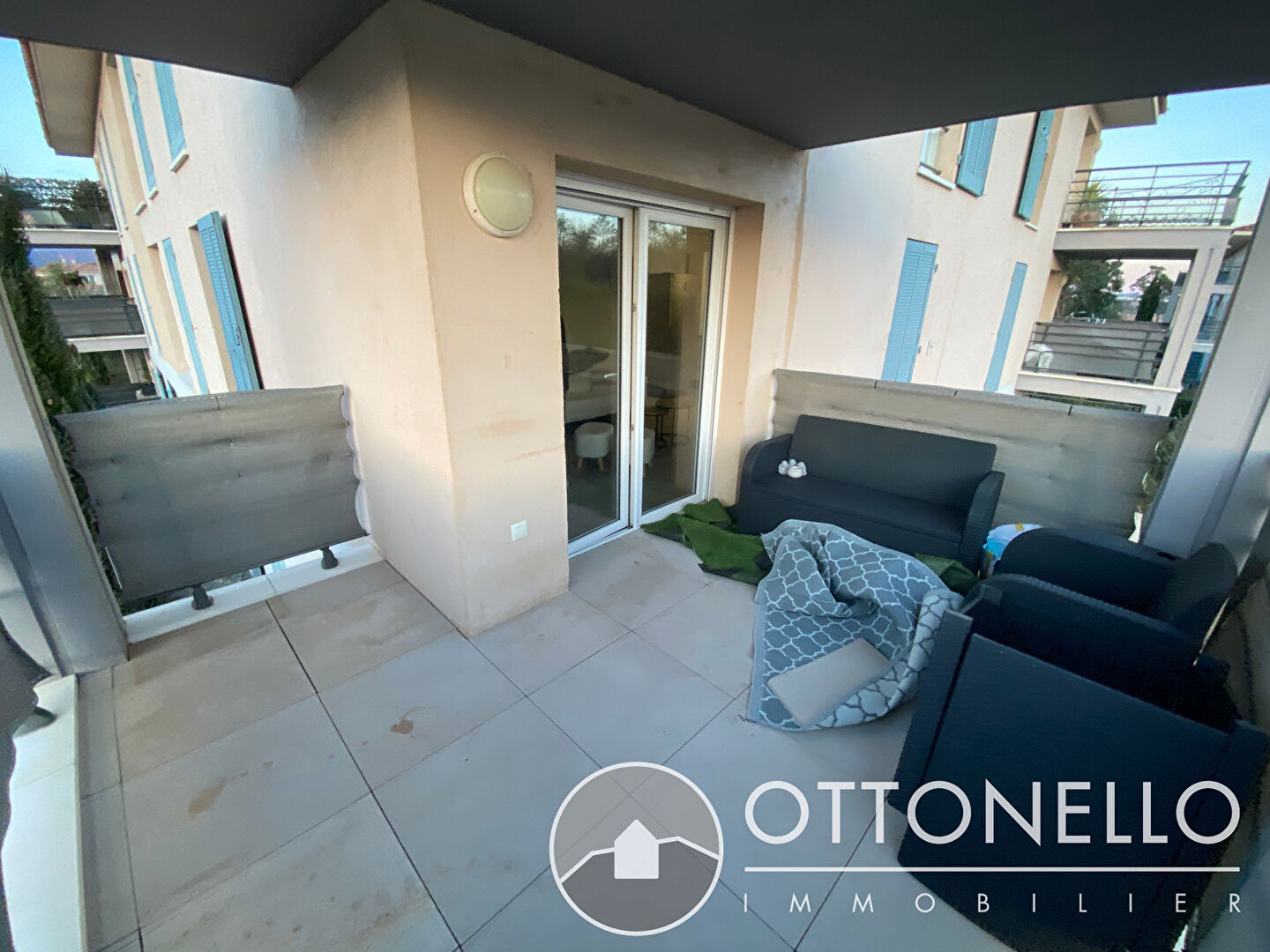 Appartement - ROQUEBRUNE SUR ARGENS