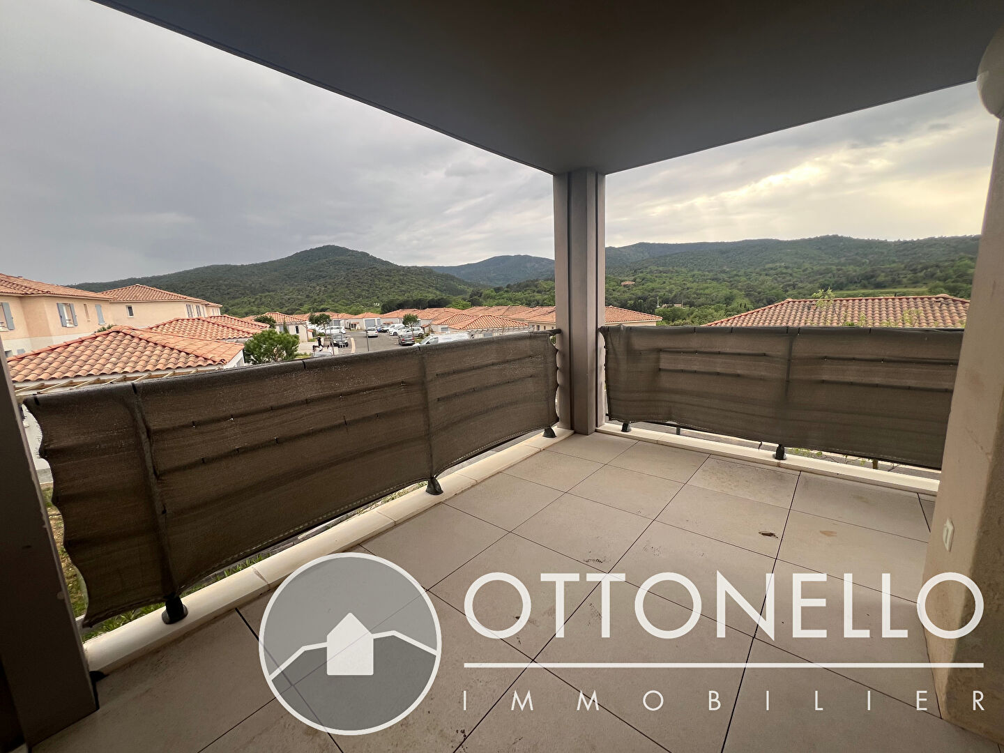 Appartement - ROQUEBRUNE SUR ARGENS