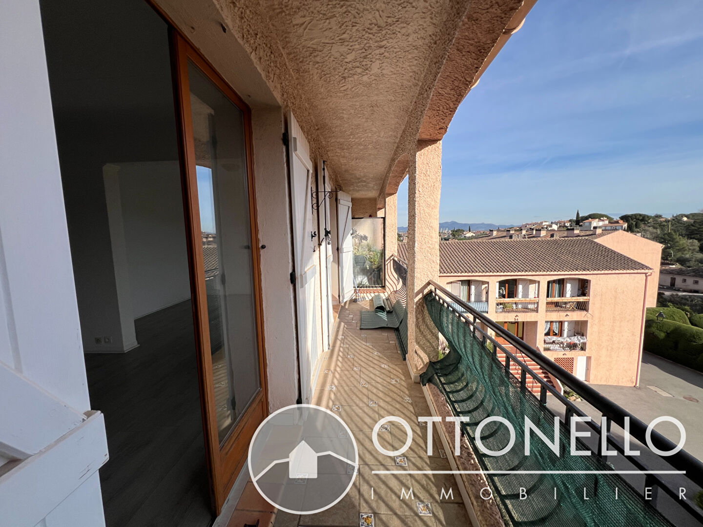 Appartement - ROQUEBRUNE SUR ARGENS