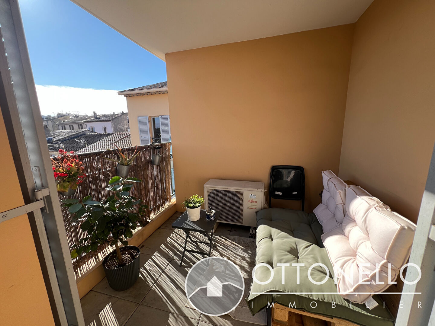 Appartement - ROQUEBRUNE SUR ARGENS