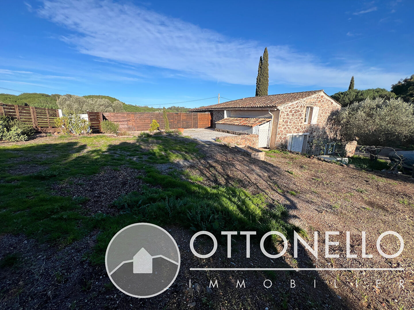 Appartement - ROQUEBRUNE SUR ARGENS