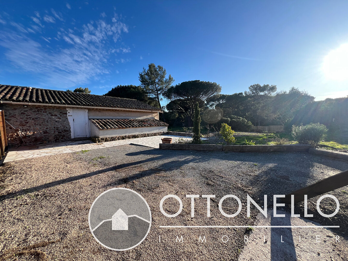 Appartement - ROQUEBRUNE SUR ARGENS