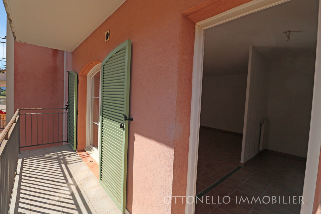 Appartement - ROQUEBRUNE SUR ARGENS