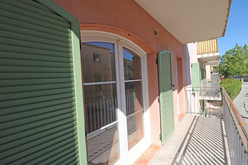 Appartement - ROQUEBRUNE SUR ARGENS