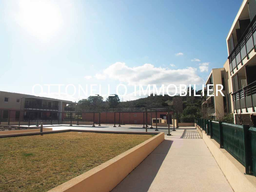 Appartement - ROQUEBRUNE SUR ARGENS
