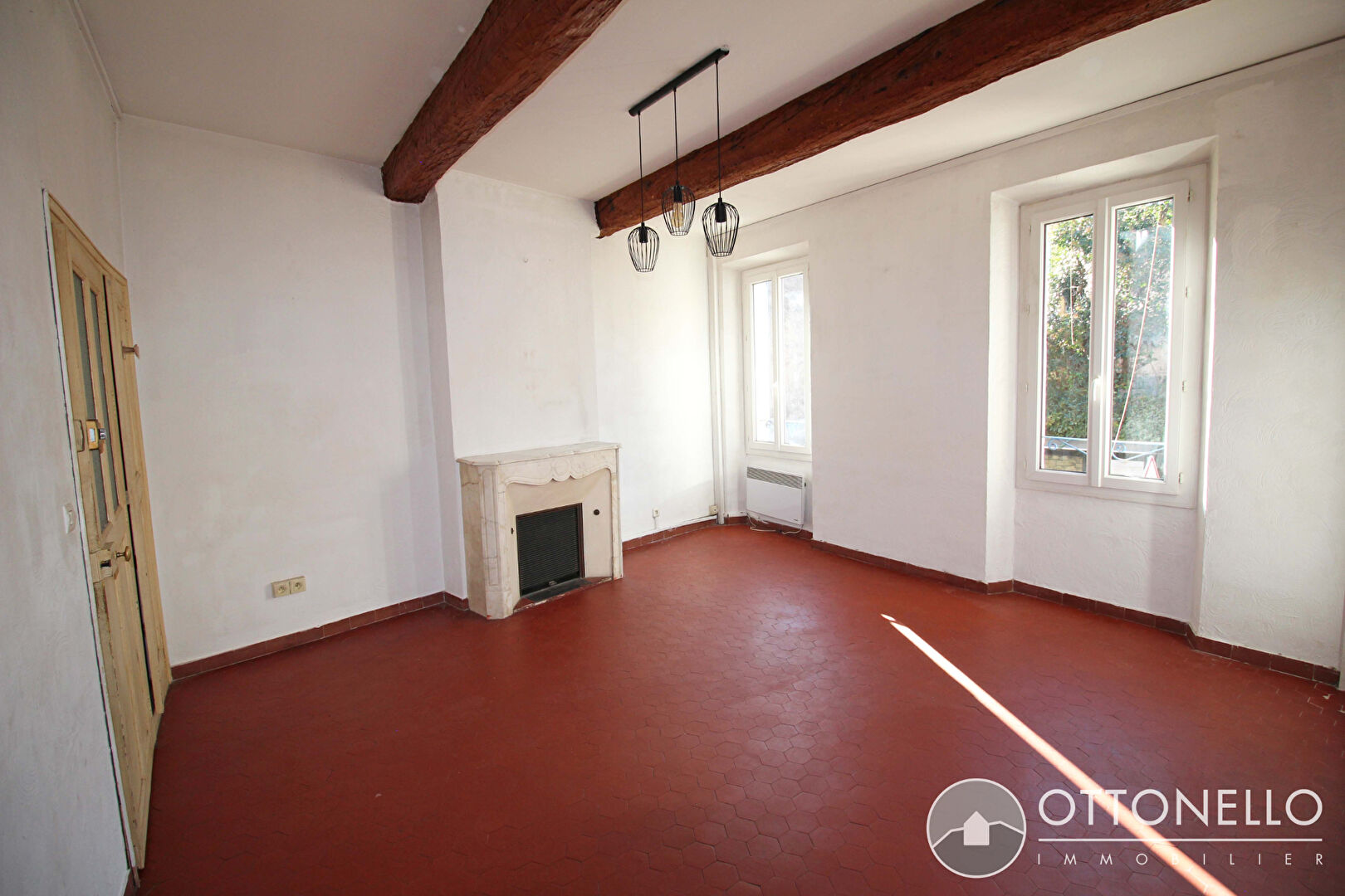 Maison-Villa - ROQUEBRUNE SUR ARGENS