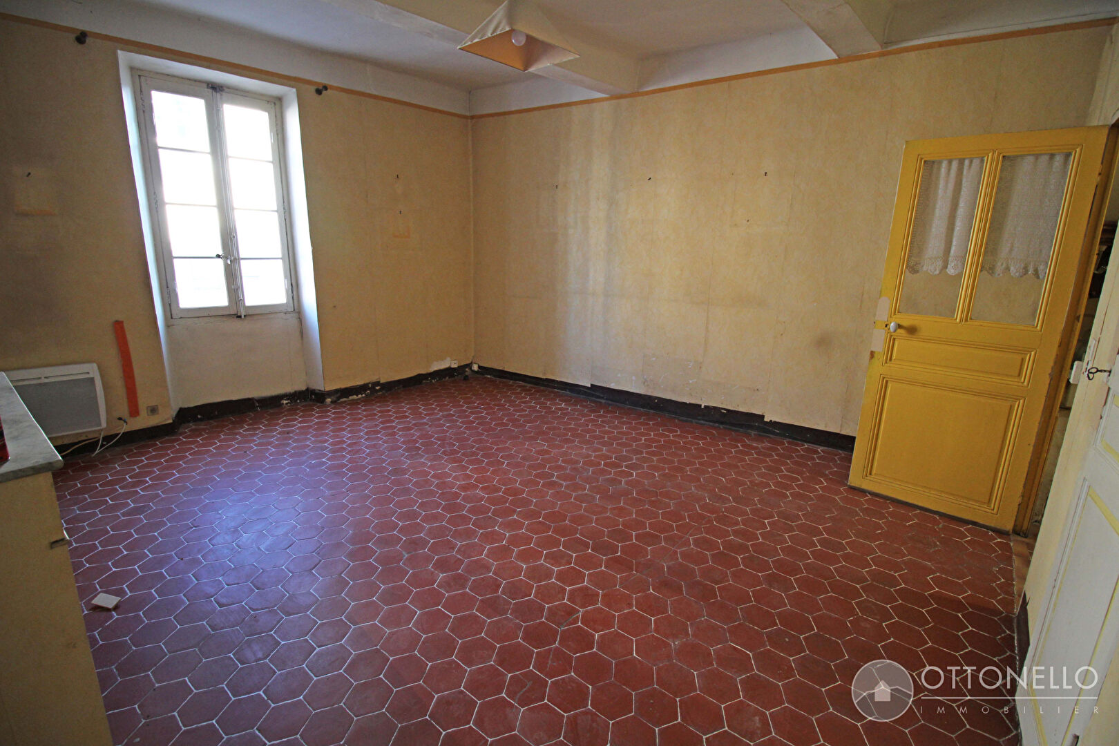Maison-Villa - ROQUEBRUNE SUR ARGENS