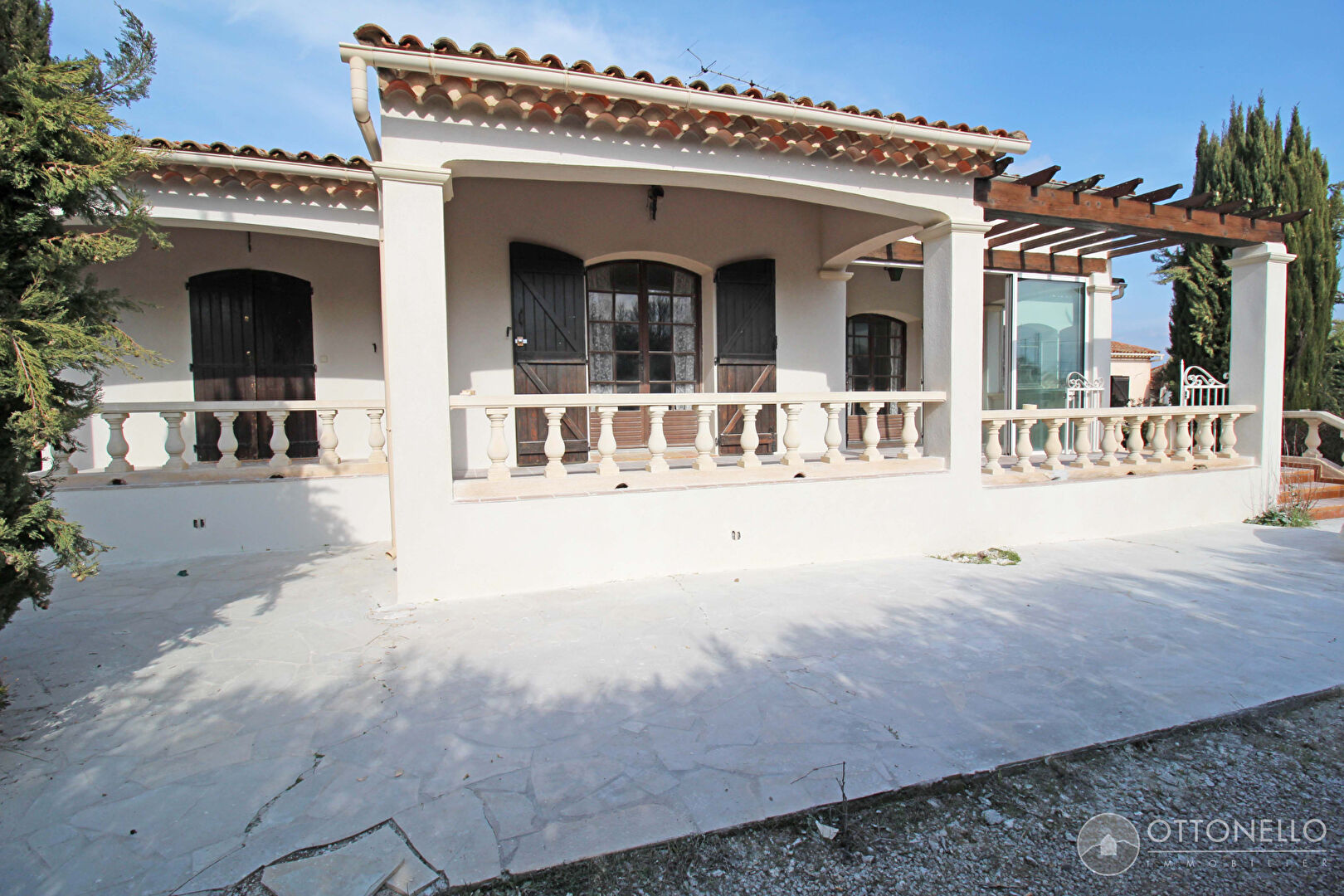 Maison-Villa - ROQUEBRUNE SUR ARGENS