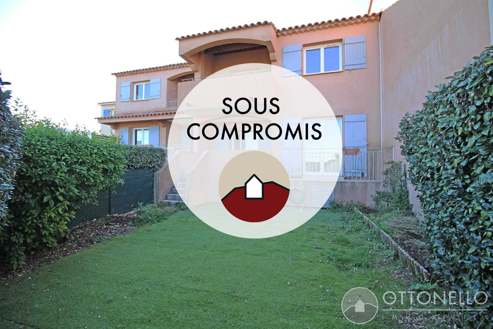 Maison-Villa - ROQUEBRUNE SUR ARGENS