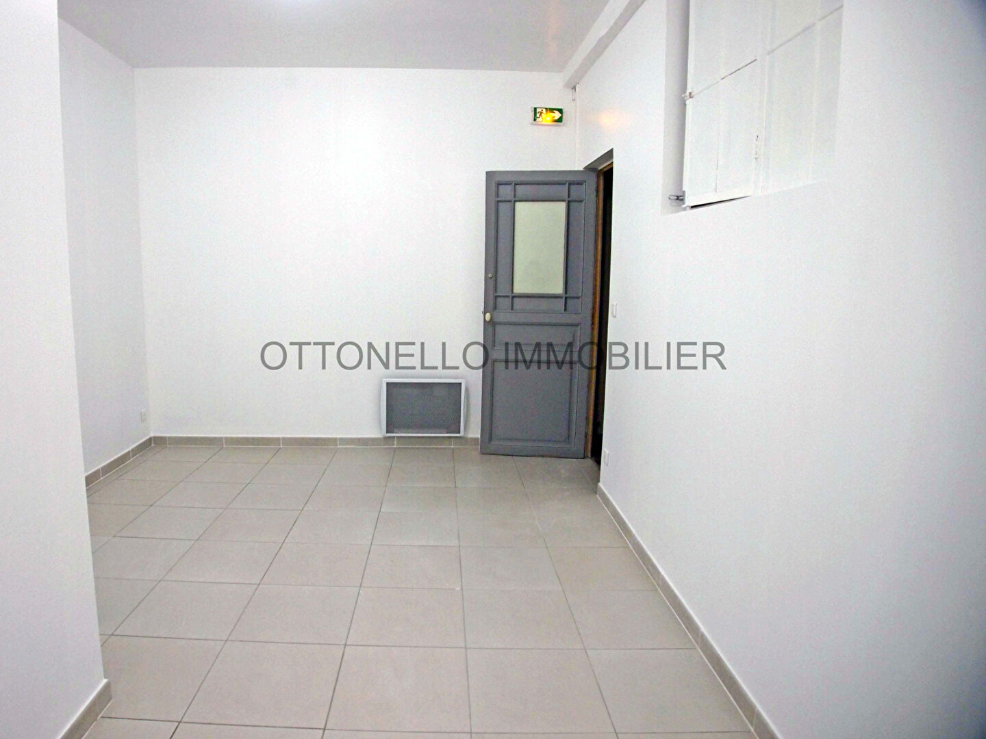 Local Commercial - ROQUEBRUNE SUR ARGENS