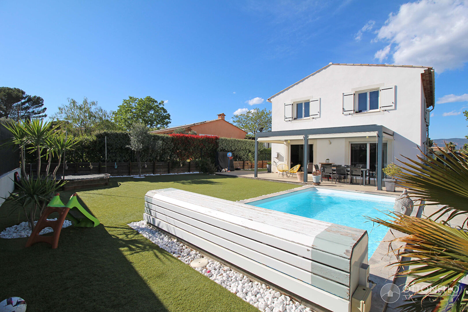 Maison-Villa - ROQUEBRUNE SUR ARGENS