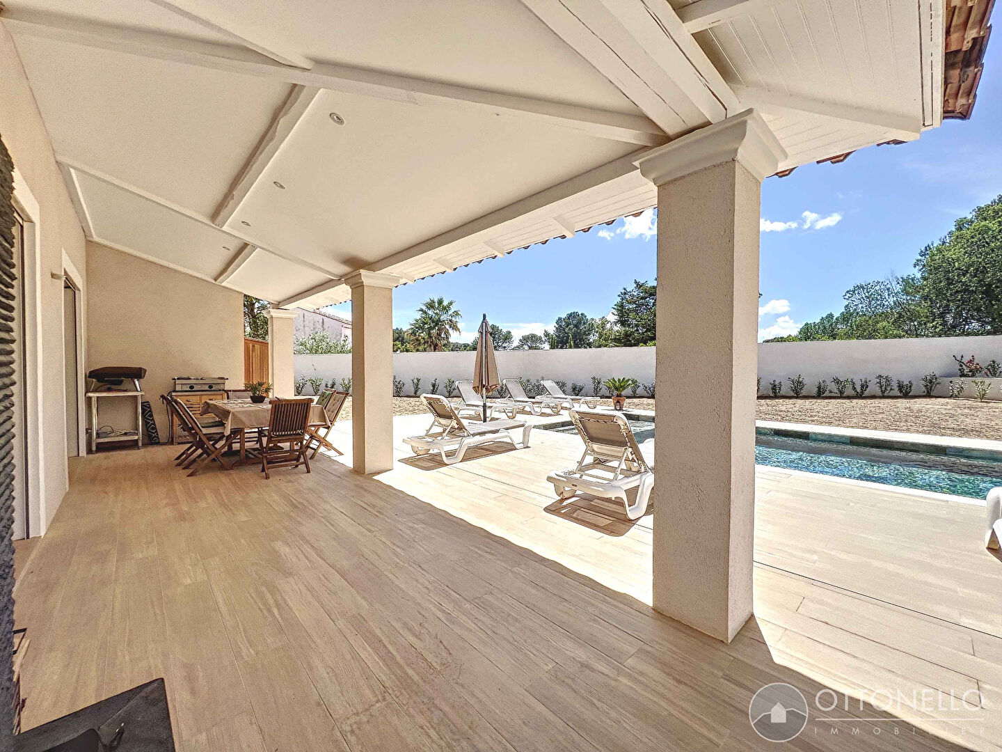 Maison-Villa - ROQUEBRUNE SUR ARGENS