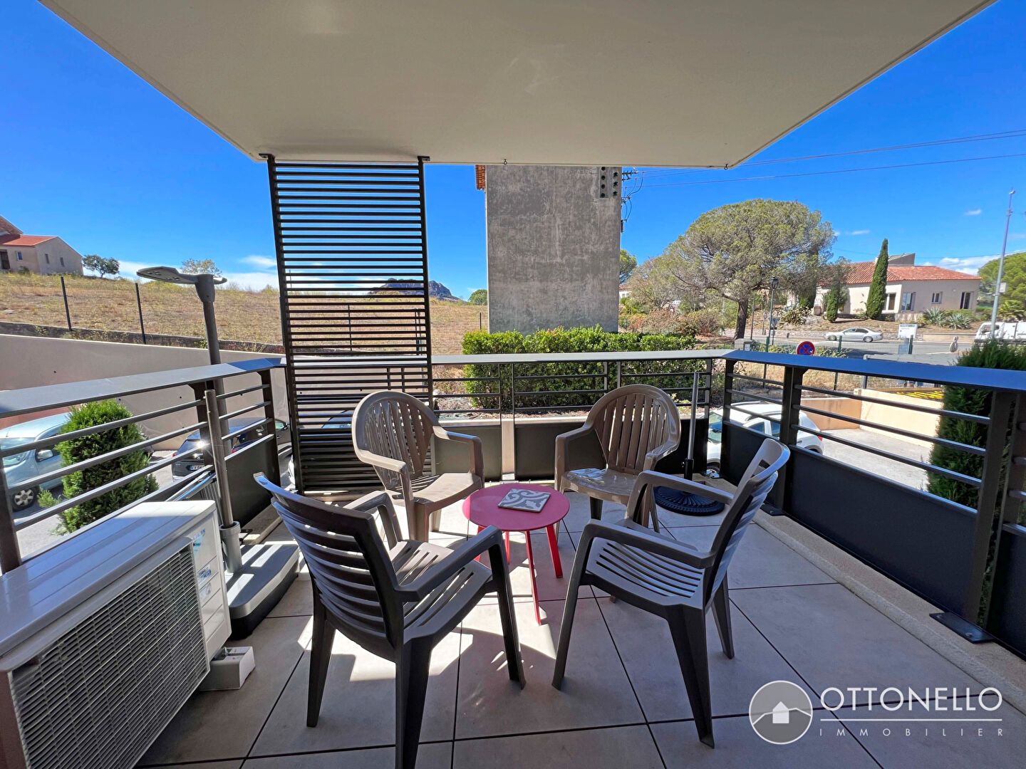 Appartement - ROQUEBRUNE SUR ARGENS