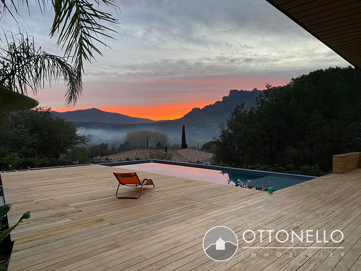 Maison-Villa - ROQUEBRUNE SUR ARGENS