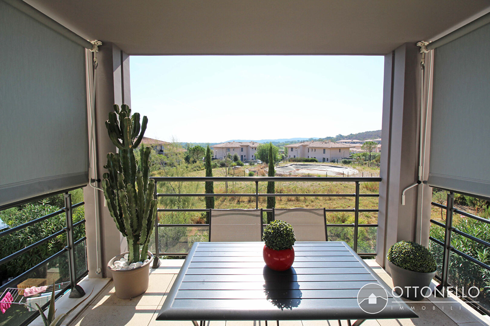 Appartement - ROQUEBRUNE SUR ARGENS