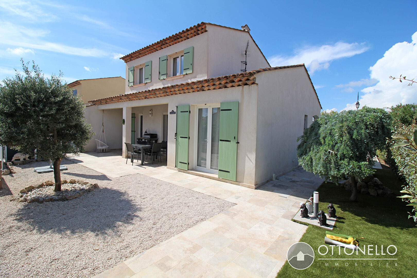 Maison-Villa - ROQUEBRUNE SUR ARGENS
