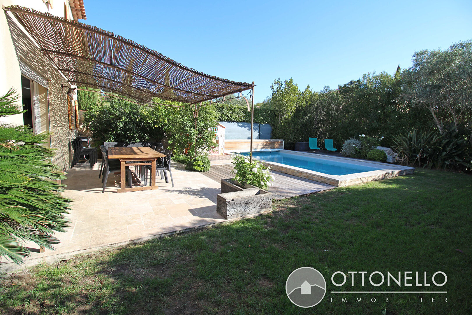 Maison-Villa - ROQUEBRUNE SUR ARGENS