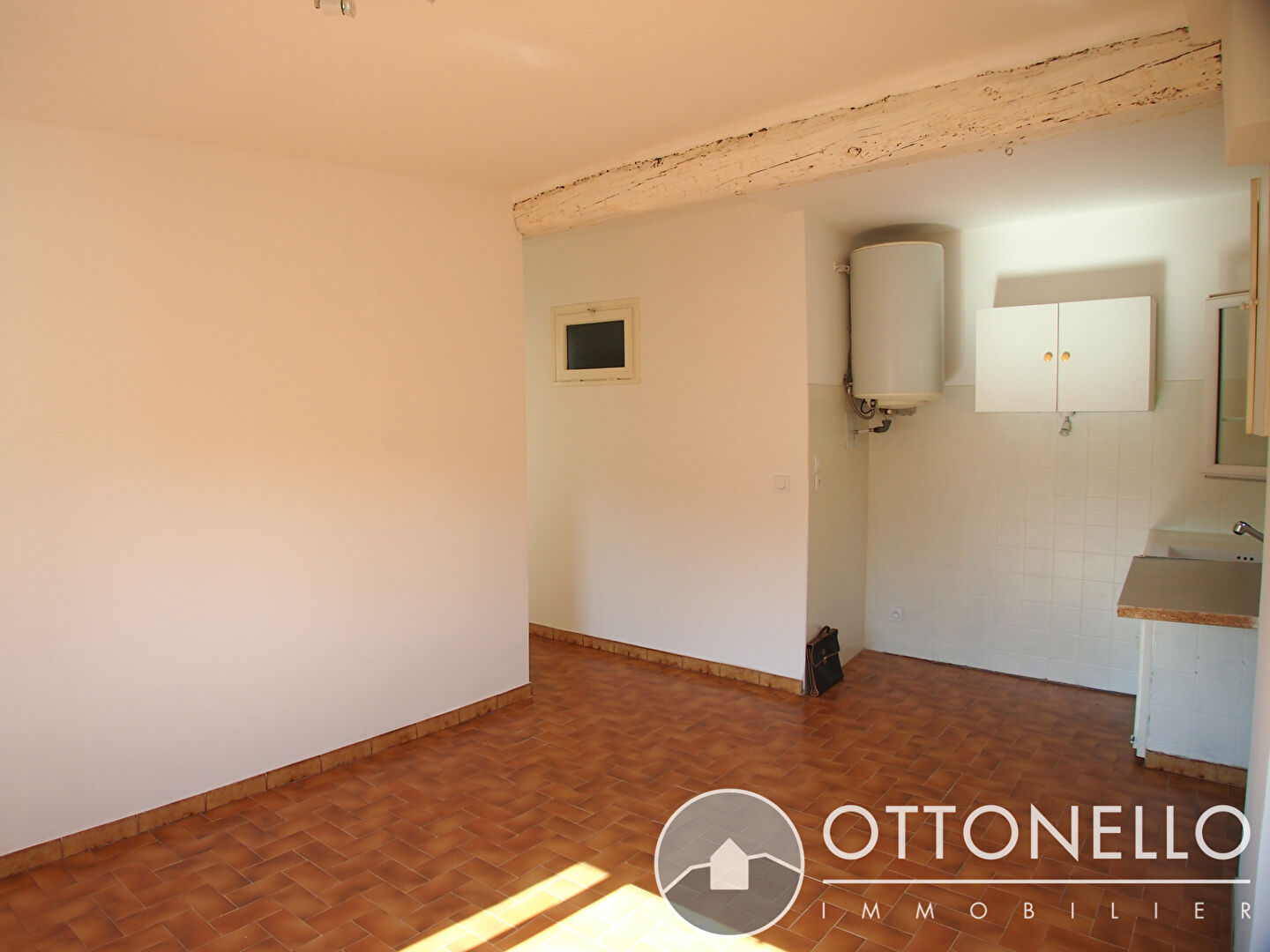 Appartement - ROQUEBRUNE SUR ARGENS