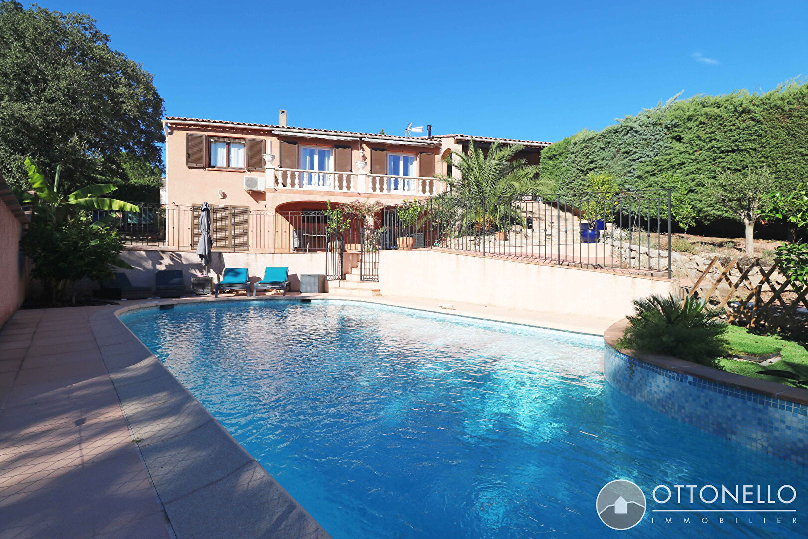 vente achat Maison-Villa ROQUEBRUNE SUR ARGENS 83520