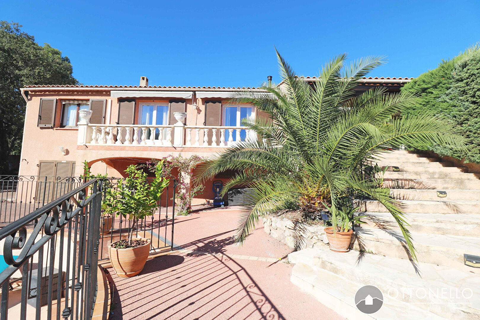 vente achat Maison-Villa ROQUEBRUNE SUR ARGENS 83520