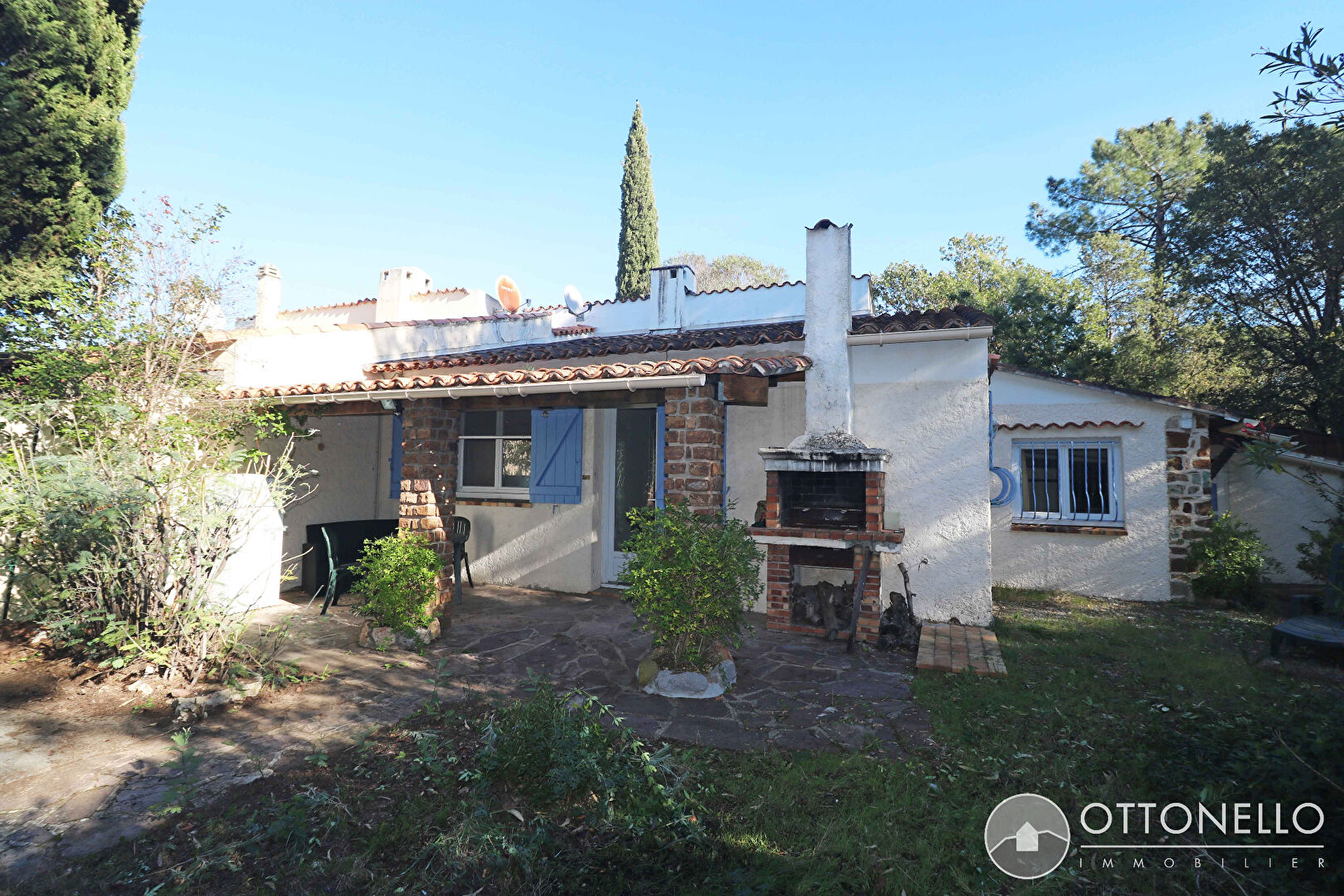 Maison-Villa - ROQUEBRUNE SUR ARGENS