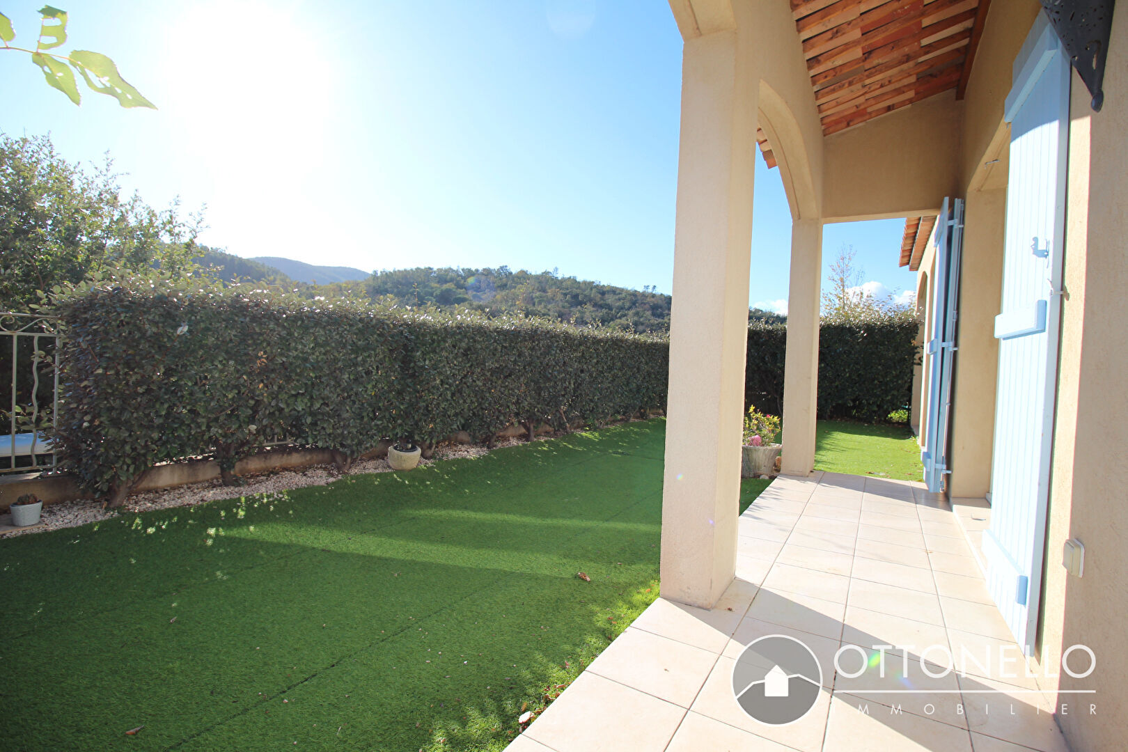 Appartement - ROQUEBRUNE SUR ARGENS