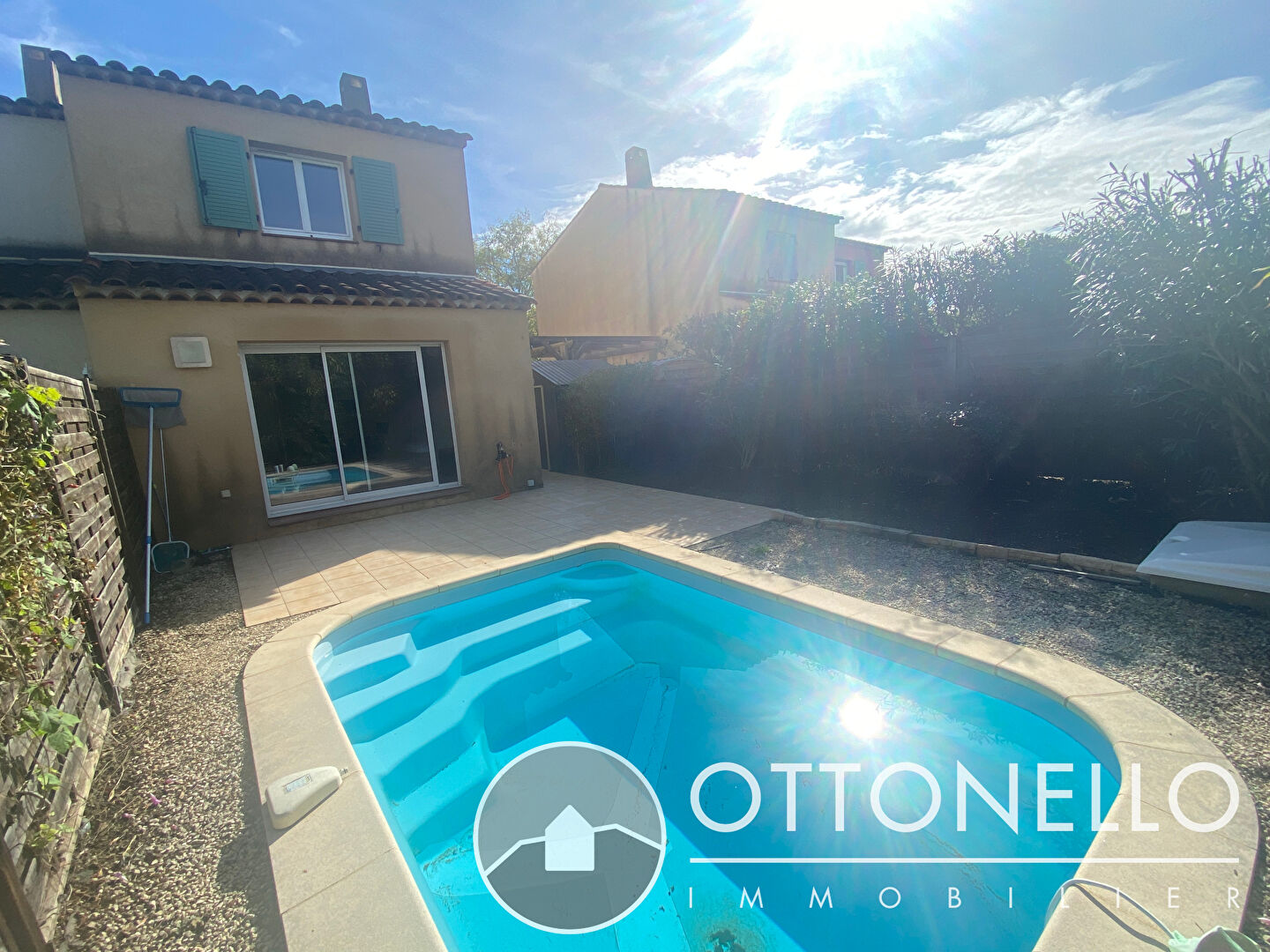 Maison-Villa - ROQUEBRUNE SUR ARGENS