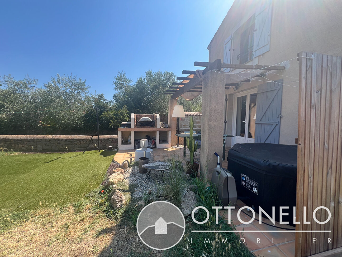 Maison-Villa - ROQUEBRUNE SUR ARGENS