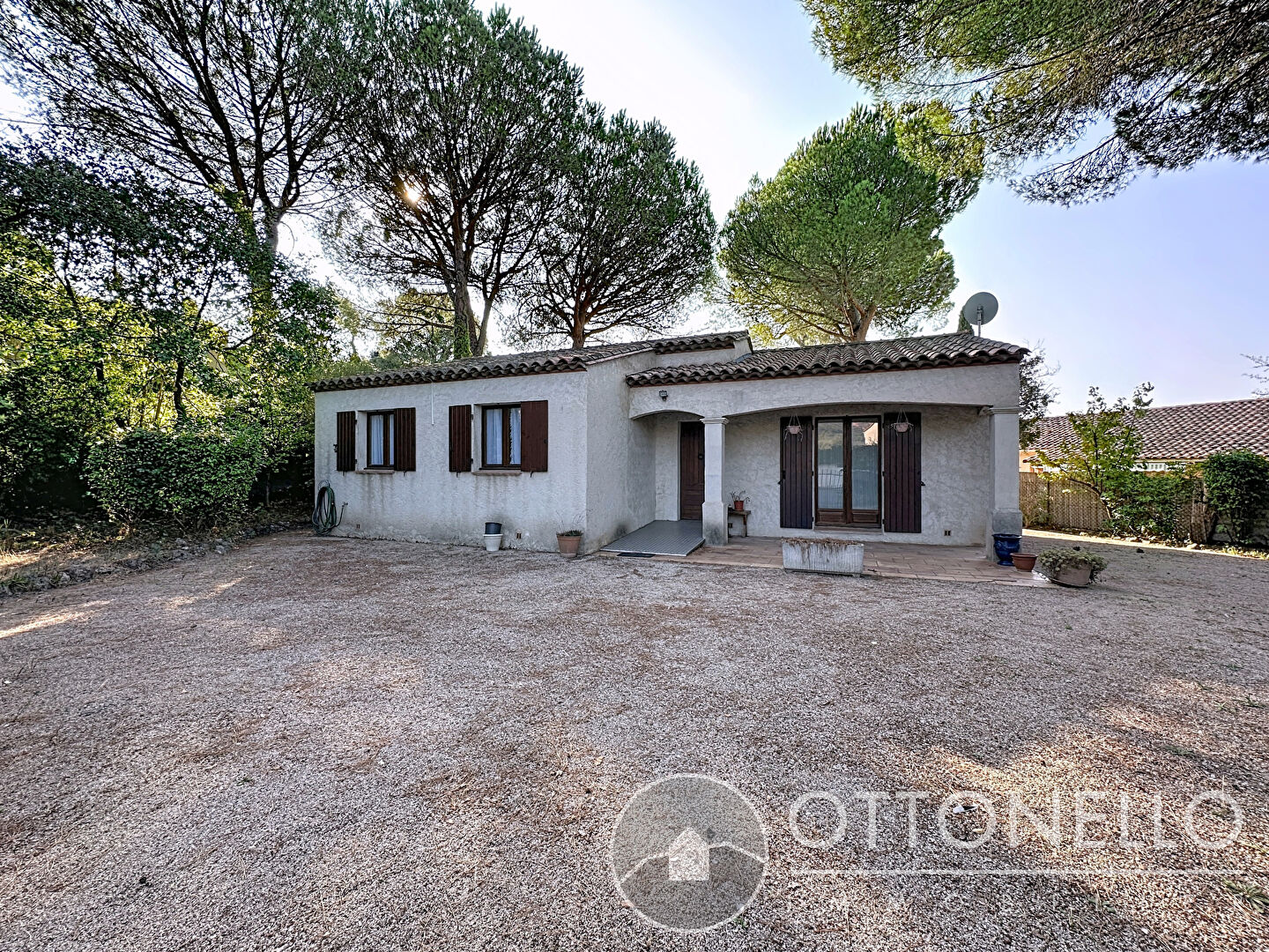 Maison-Villa - ROQUEBRUNE SUR ARGENS