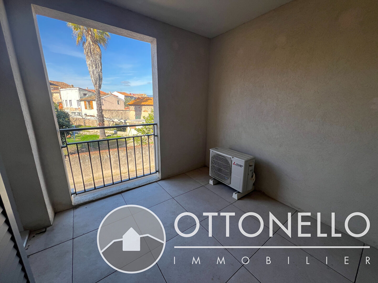 Appartement - ROQUEBRUNE SUR ARGENS