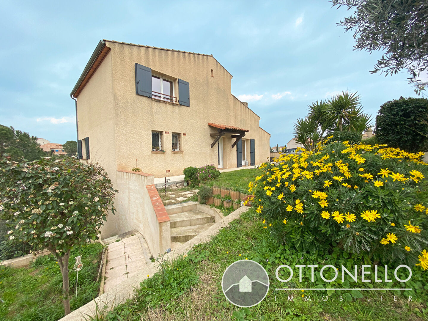 Maison-Villa - ROQUEBRUNE SUR ARGENS