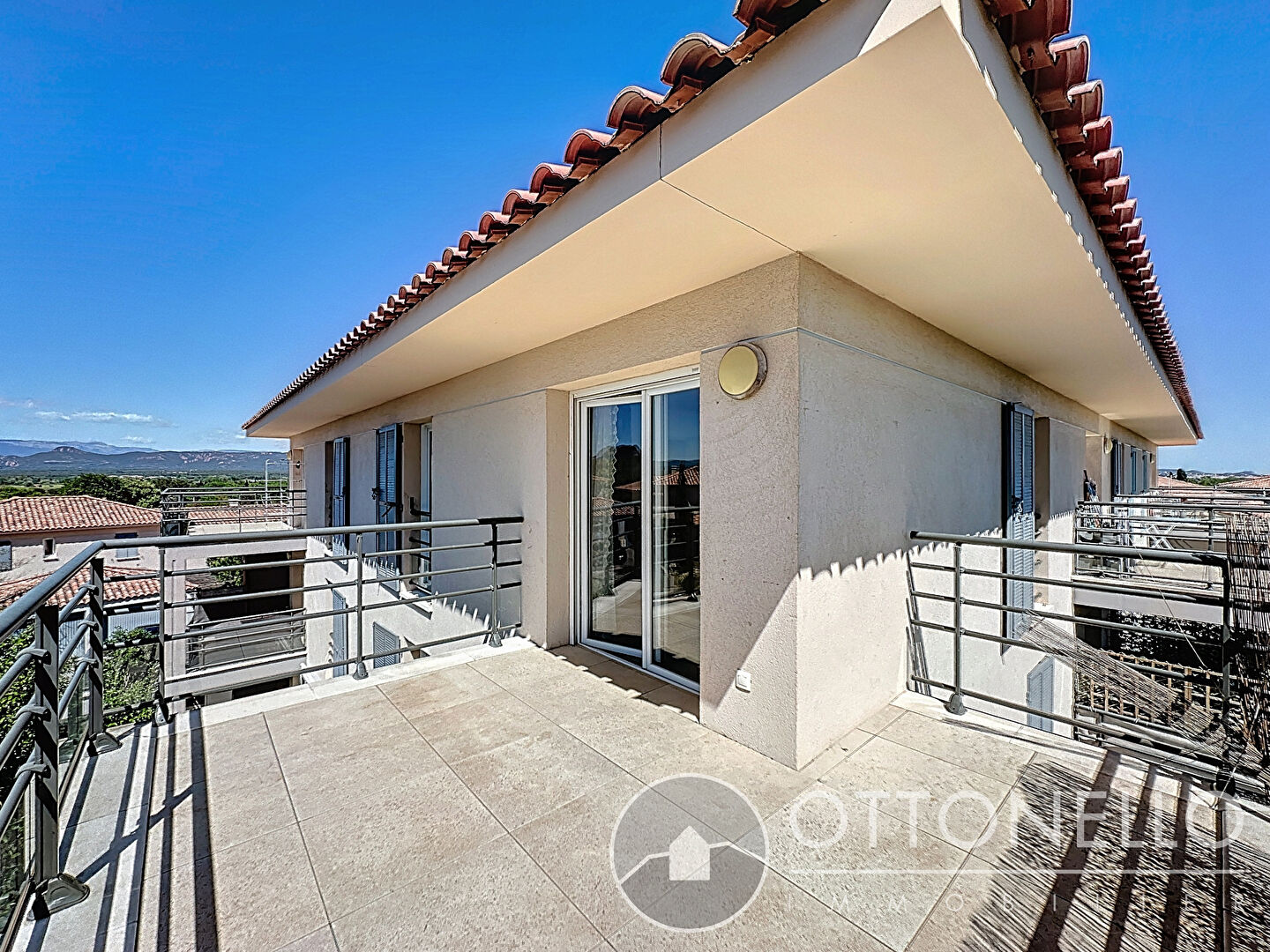 Appartement - ROQUEBRUNE SUR ARGENS