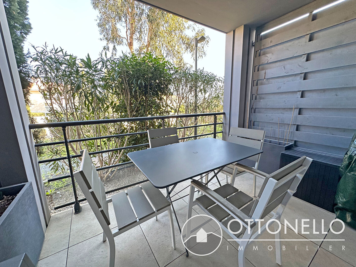 Appartement - ROQUEBRUNE SUR ARGENS