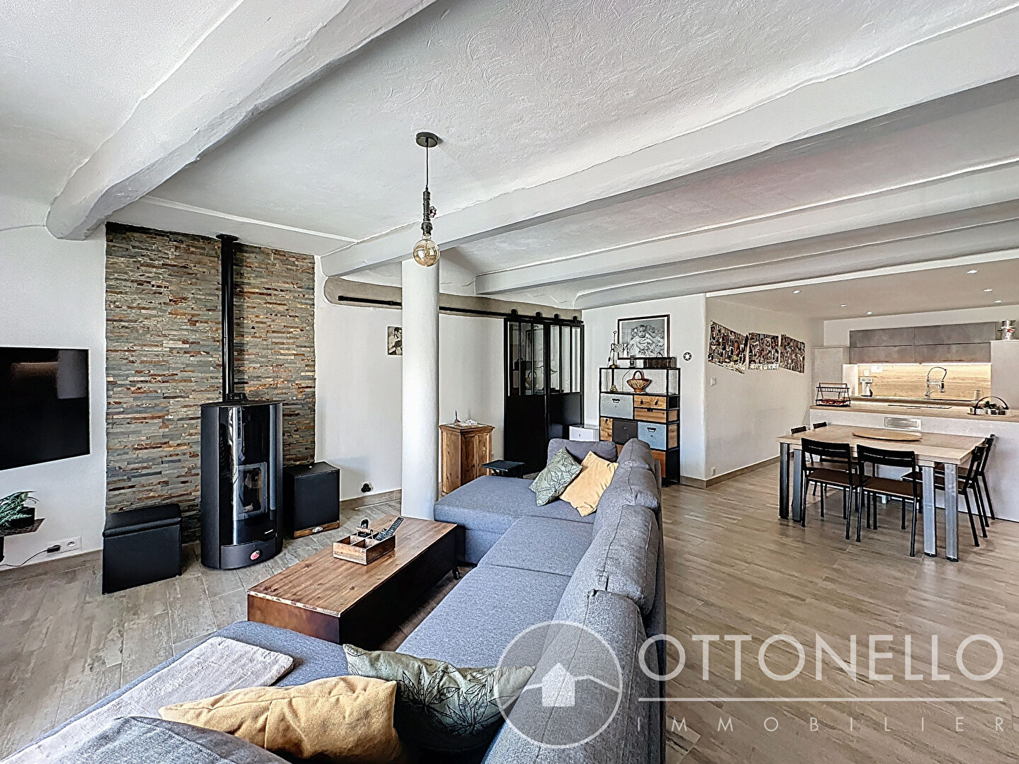 Maison-Villa - ROQUEBRUNE SUR ARGENS