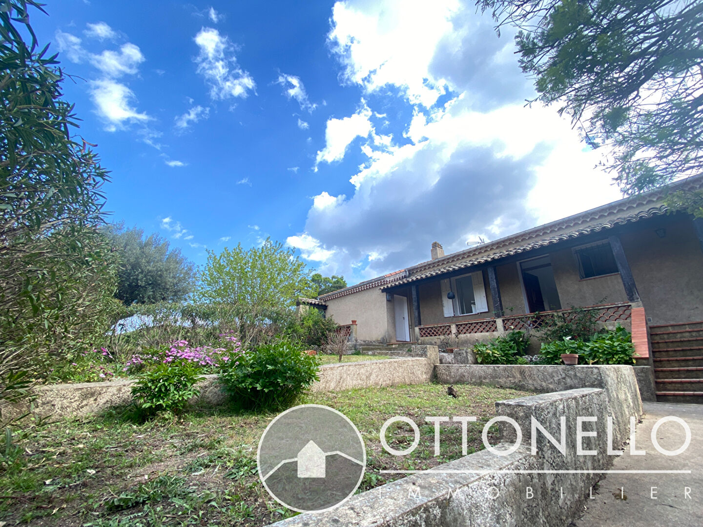 Maison-Villa - ROQUEBRUNE SUR ARGENS