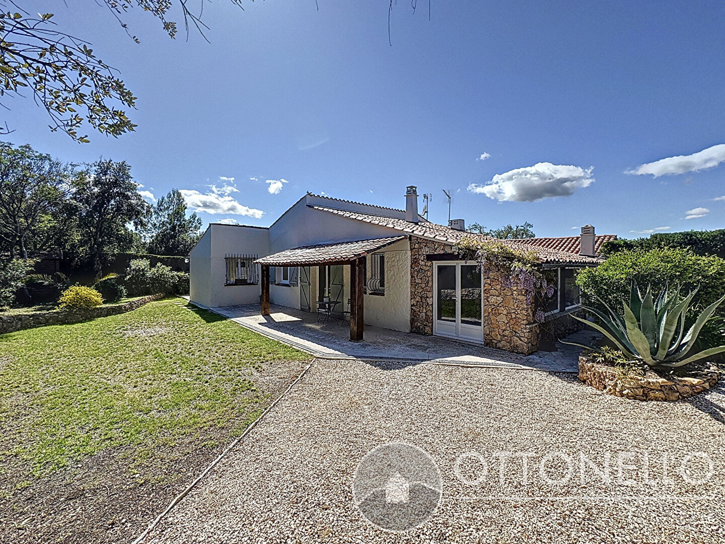 Maison-Villa - ROQUEBRUNE SUR ARGENS
