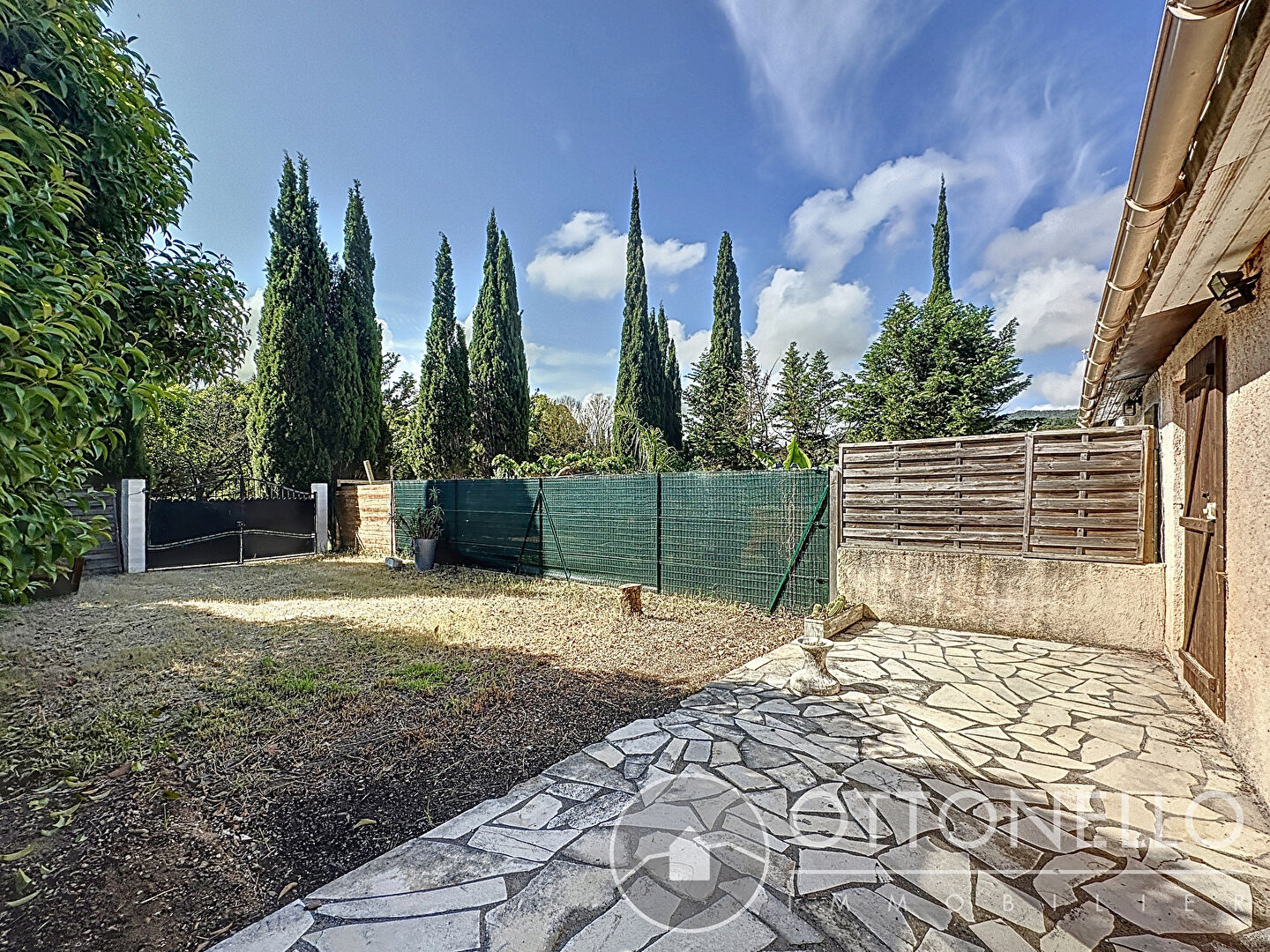 Maison-Villa - ROQUEBRUNE SUR ARGENS