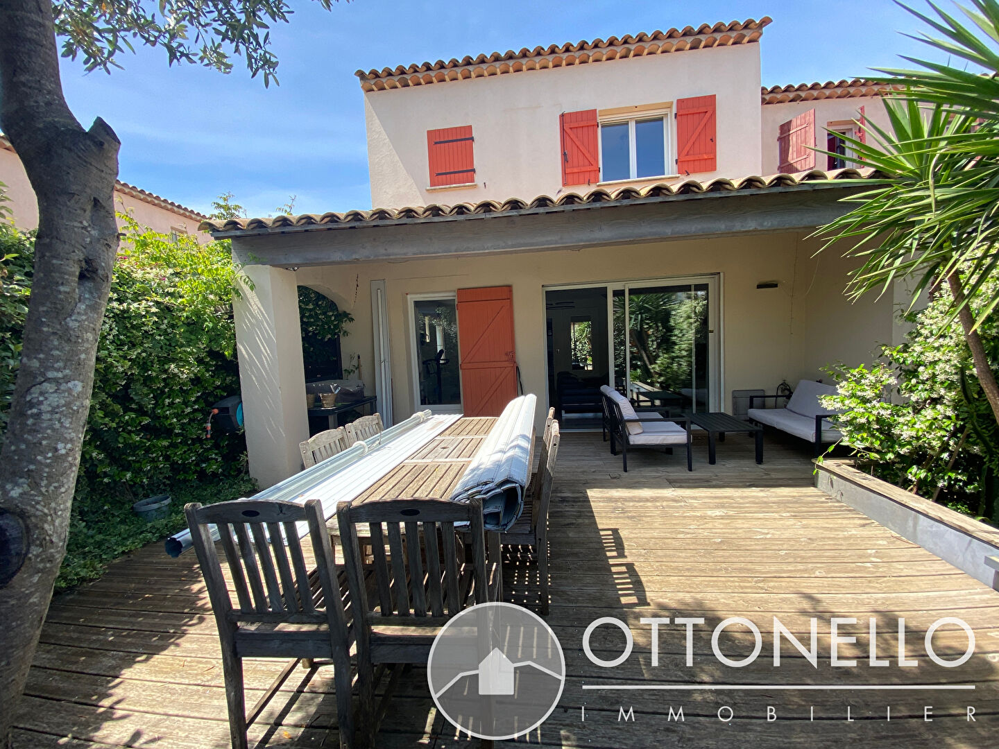 Maison-Villa - ROQUEBRUNE SUR ARGENS