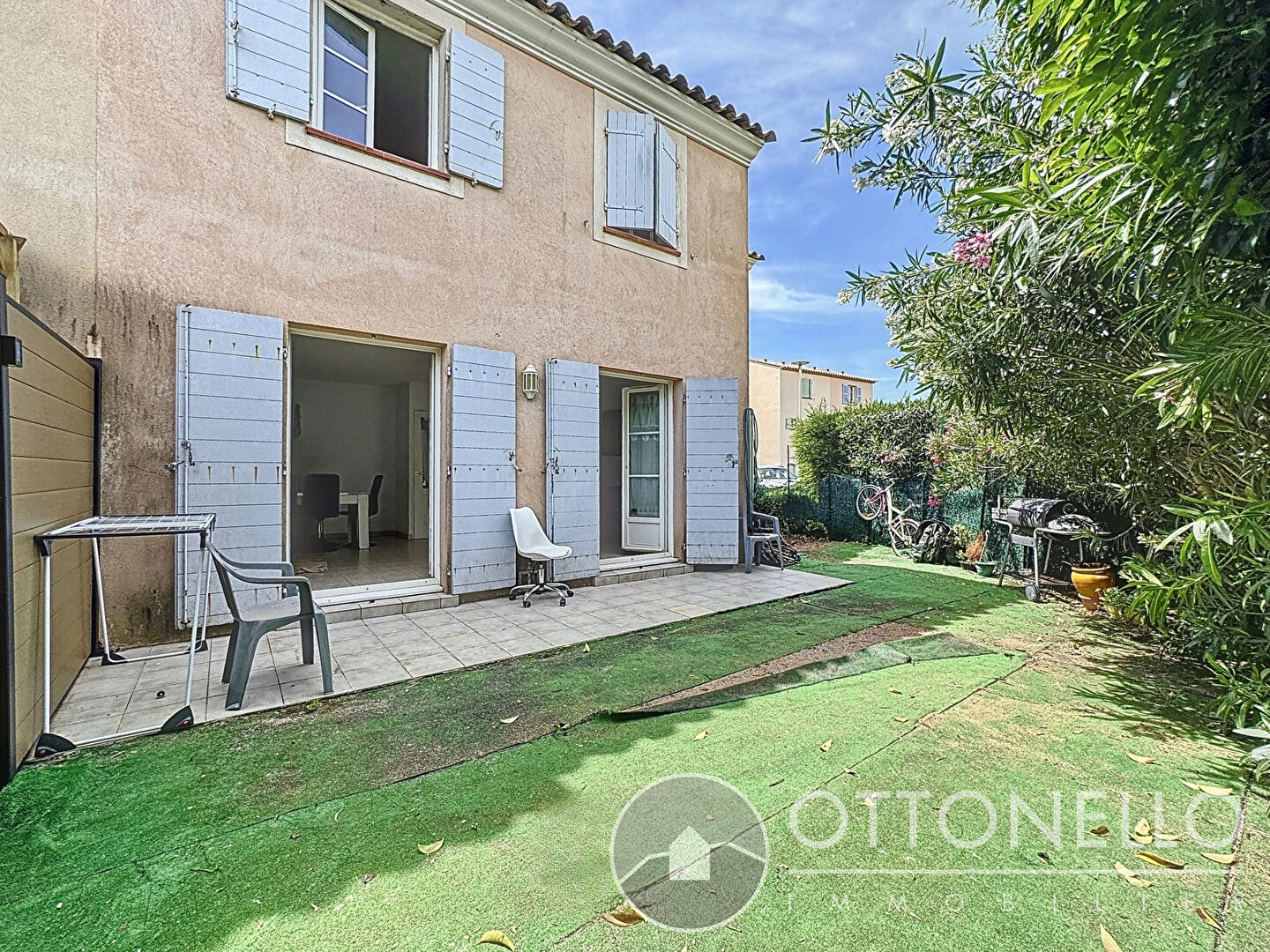 Maison-Villa - ROQUEBRUNE SUR ARGENS