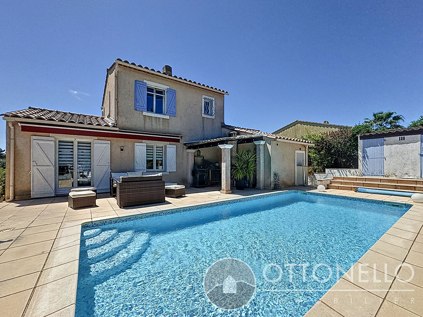 Maison-Villa - ROQUEBRUNE SUR ARGENS
