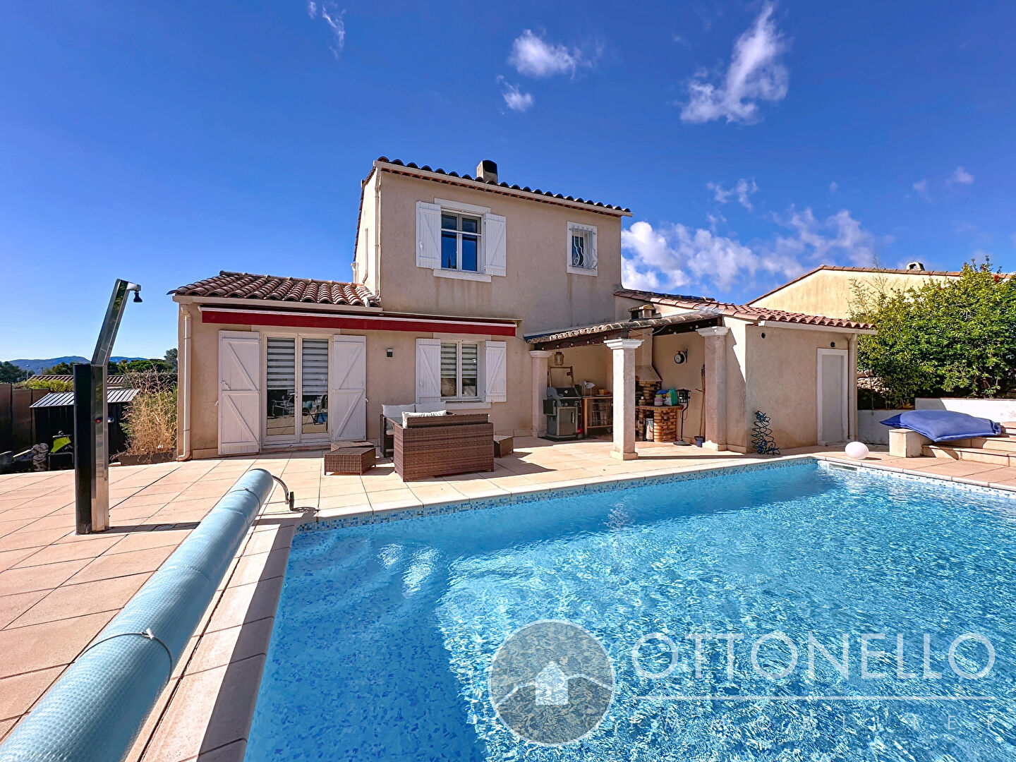 Maison-Villa - ROQUEBRUNE SUR ARGENS