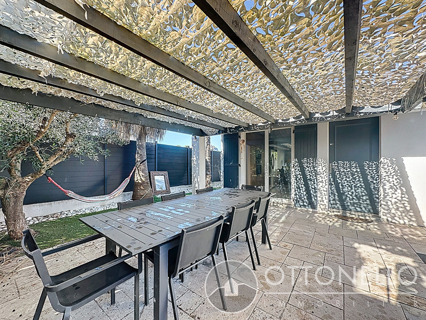 Maison-Villa - ROQUEBRUNE SUR ARGENS