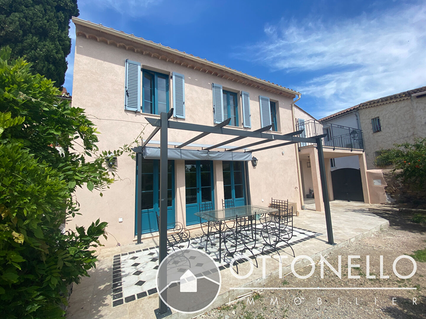 Maison-Villa - ROQUEBRUNE SUR ARGENS